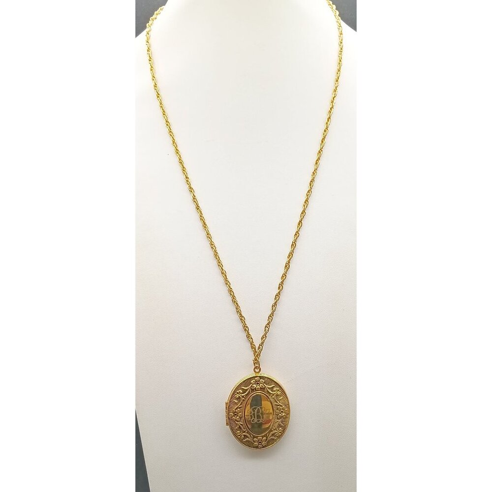 Vintage Gold-Tone Oval Floral Locket Necklace with Rope Chain